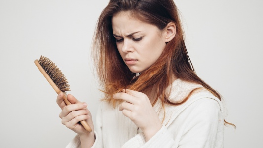 Прежде чем лечить выпадение волос, ответьте на эти вопросы