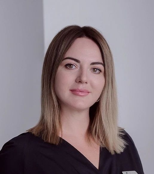 Диана Ринатовна Булатова врач-косметолог, дерматовенеролог, заведующая дерматологическим отделением клиники «Ренессанс косметология», тренер-эксперт компании CLS, член Самарской областной ассоциации врачей, член национального альянса дерматовенерологов и косметологов