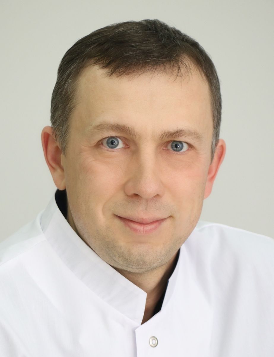 Евгений Валерьевич Игнатьев, 
врач-травматолог-ортопед, хирург, врач высшей квалификационной категории многопрофильного медицинского центра «STK-CLINIC»  
